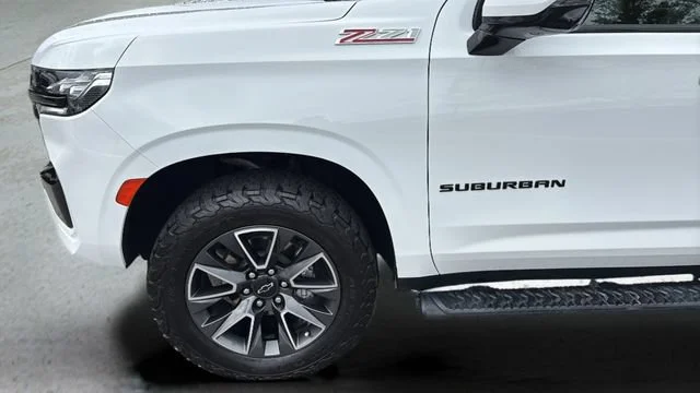 Used 2024 Summit White Chevrolet Z71 image 39
