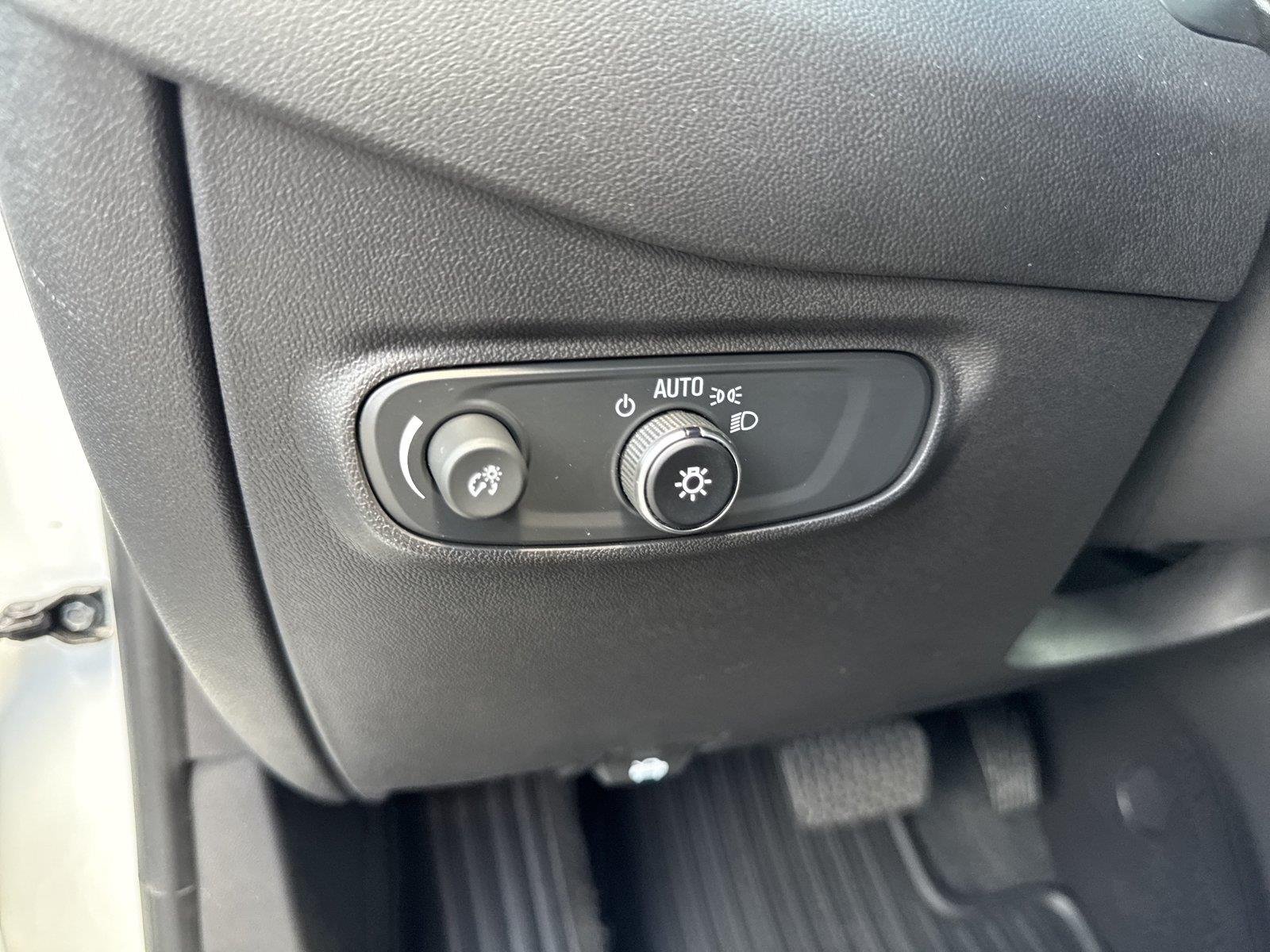 Used 2024 Summit White Chevrolet LT image 19