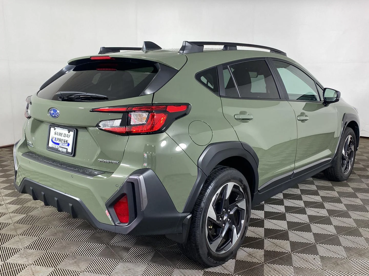 Used 2025 Alpine Green Subaru Limited image 23