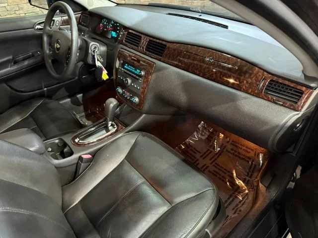 Used 2015 Ashen Gray Metallic Chevrolet LTZ image 25