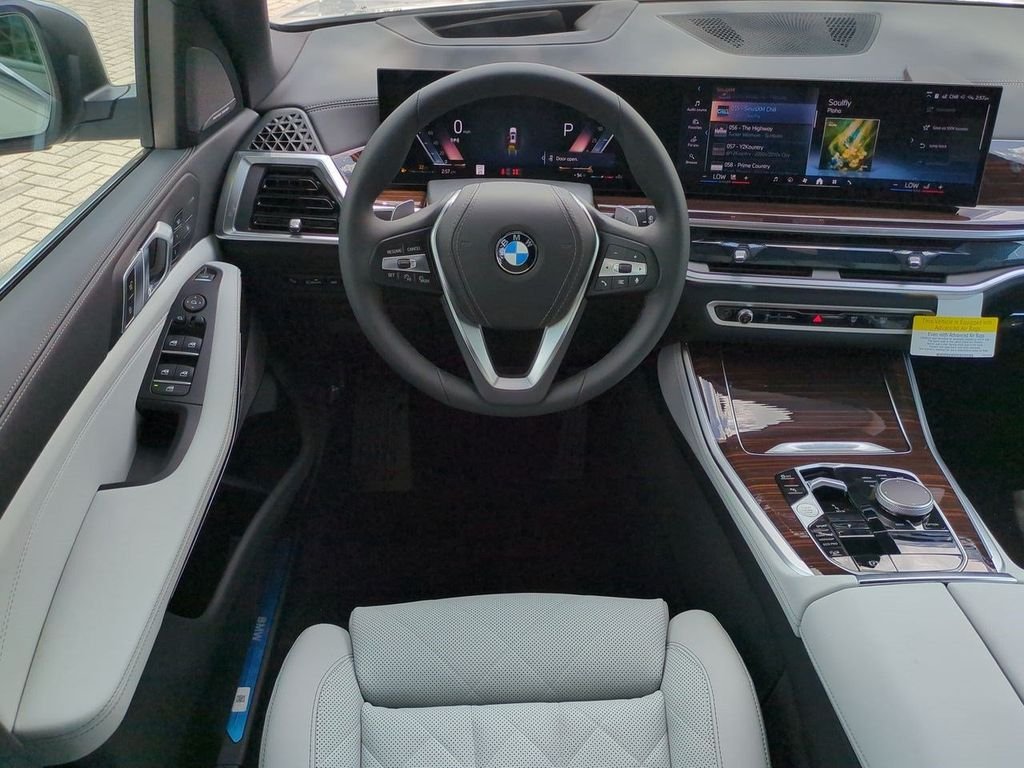 New 2026 Alpine White BMW xDrive40i image 16