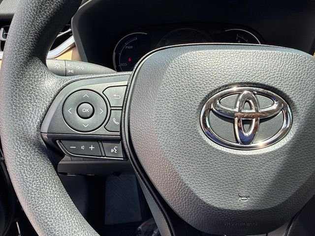 2025 Toyota RAV4 XLE - Photo 26