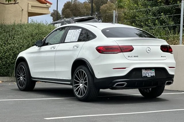 Used 2021  Mercedes-Benz GLC 300 Coupe image 3