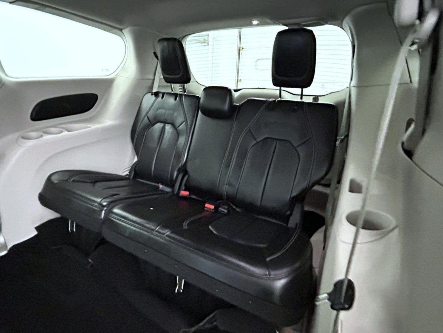 Used 2023 White Chrysler Touring L image 18