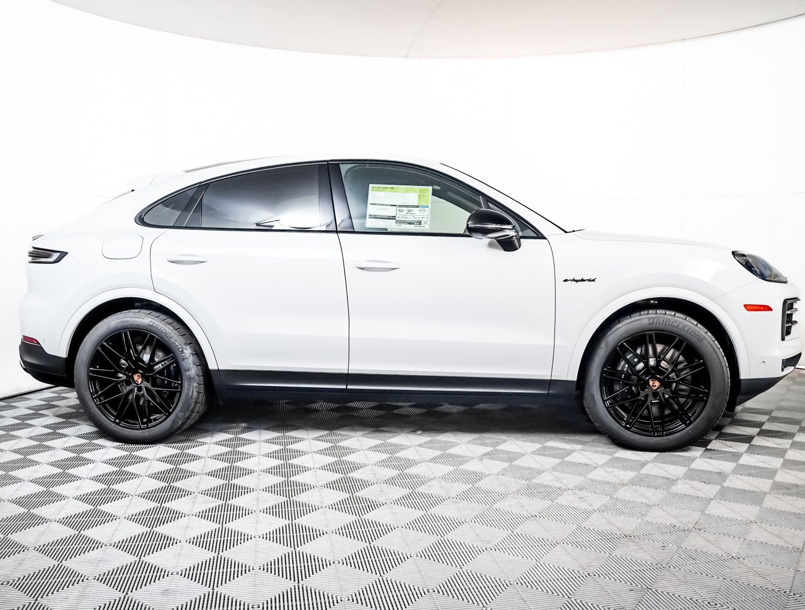 2026 Porsche Cayenne Coup E-Hybrid - Photo 9