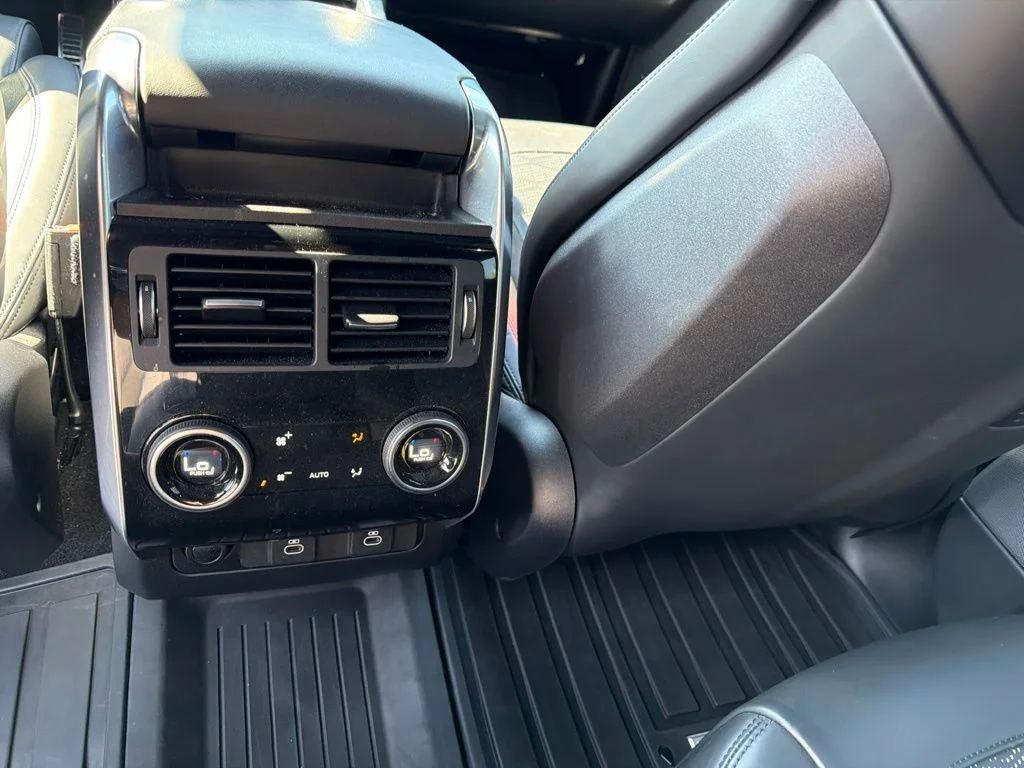 Used 2022 Fuji White Land Rover SVR image 14