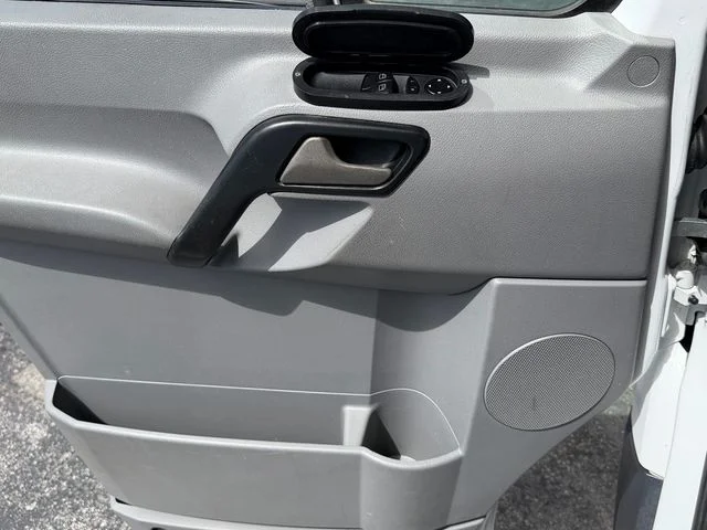 Used 2015 White Mercedes-Benz Cargo 144 WB image 23