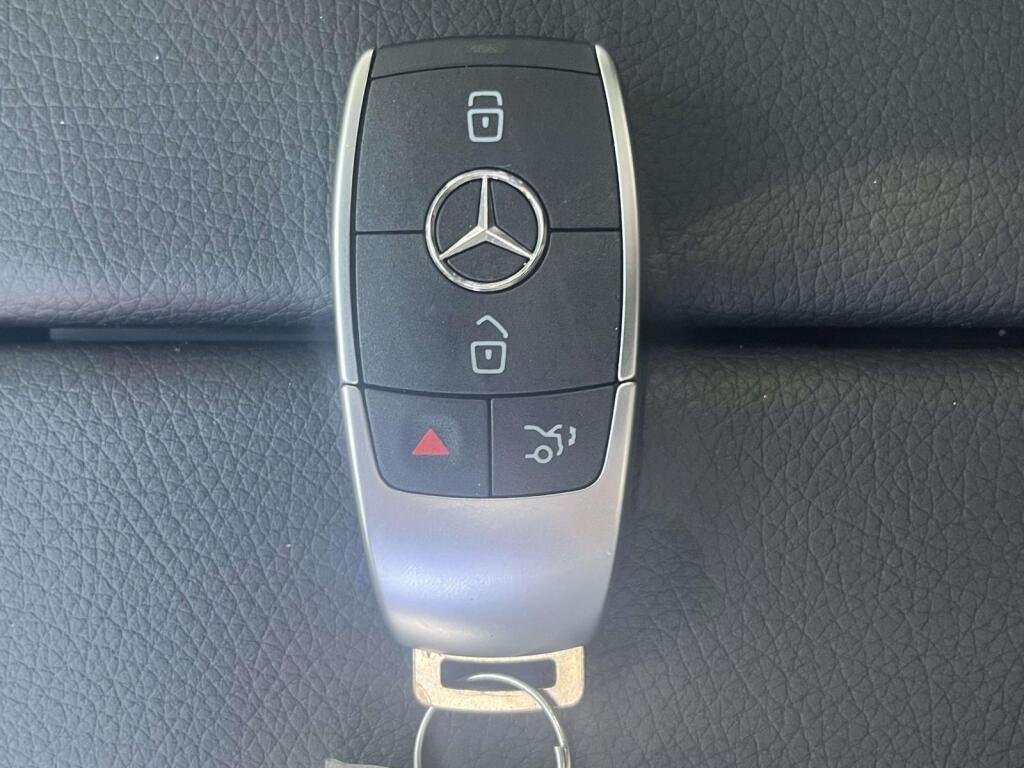 New 2026 Selenite Grey Metallic Mercedes-Benz GLE 350 image 4