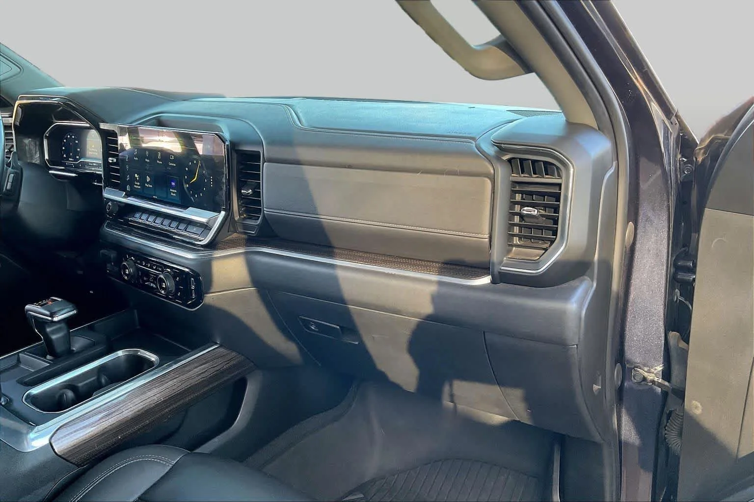 Used 2022 Dark Ash Metallic Chevrolet RST image 18