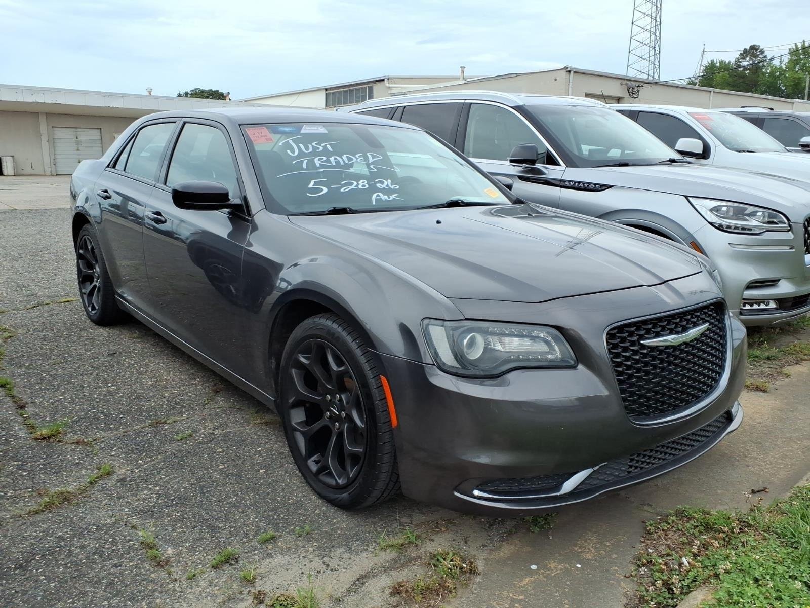 Used 2019 Gray Chrysler Touring image 3