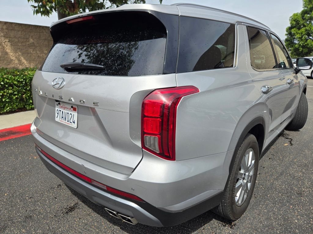 Used 2025 Silver Hyundai SEL image 7