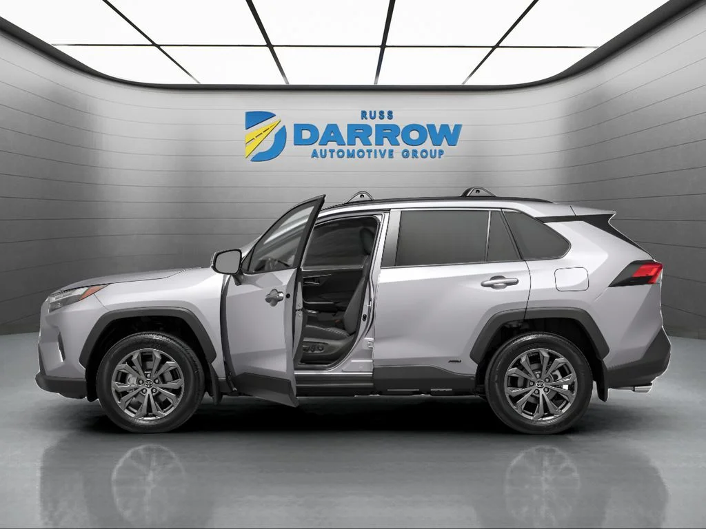 Used 2025 Silver Toyota LE image 2