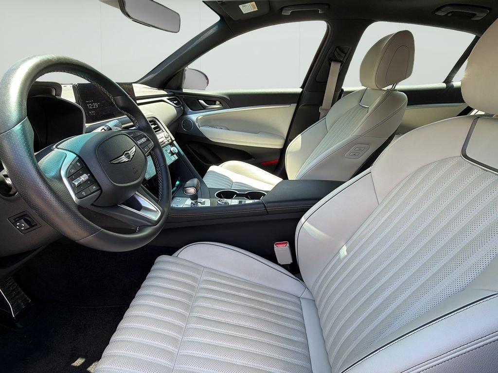 2025 GENESIS G70 Standard - Photo 14