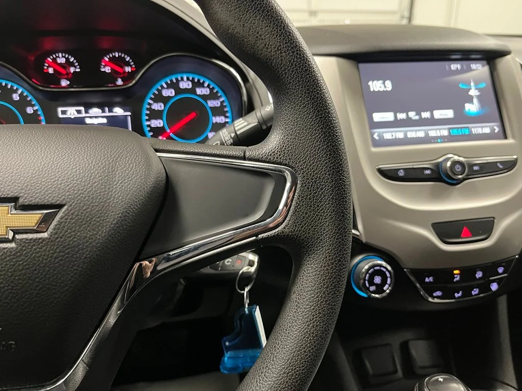 Used 2018 Silver Chevrolet LS image 31