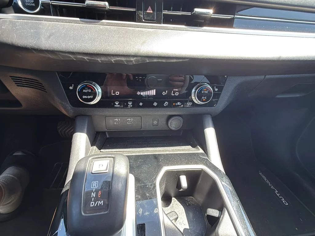 Used 2025 Gray Mitsubishi SE image 20