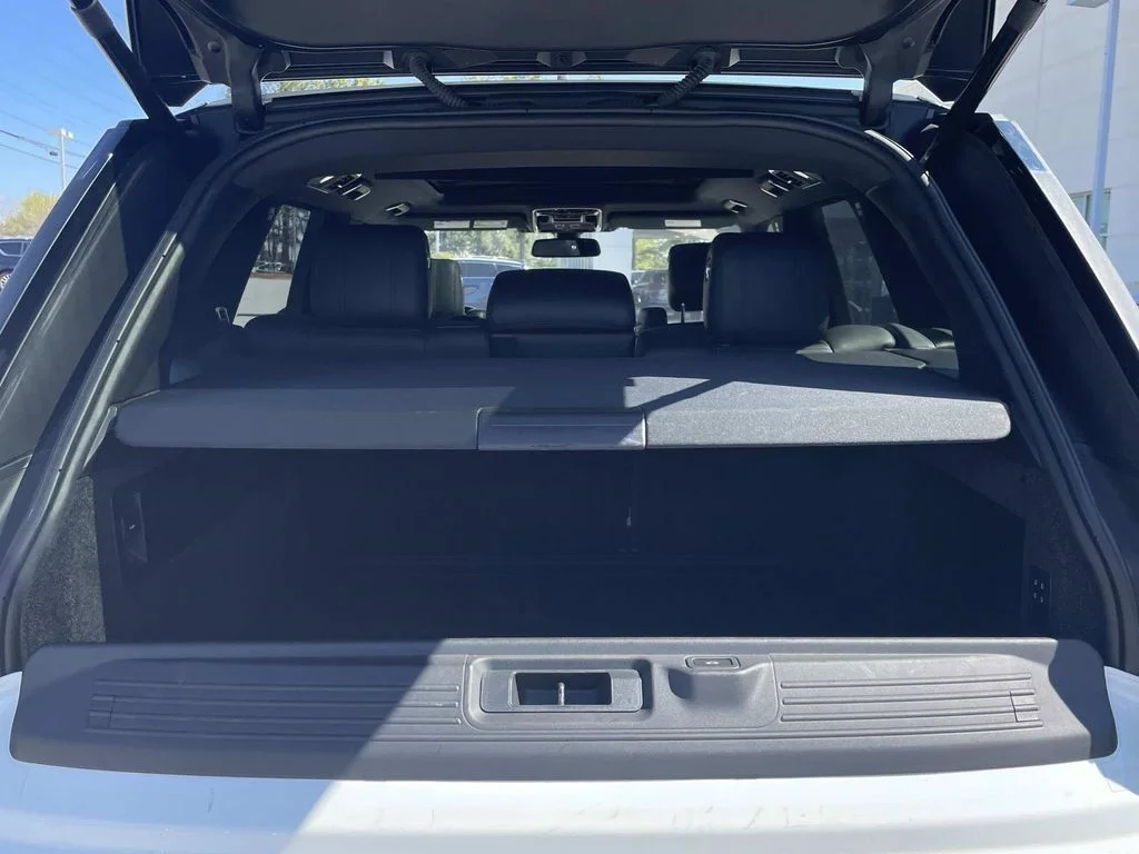 Used 2016 White Land Rover HSE image 8