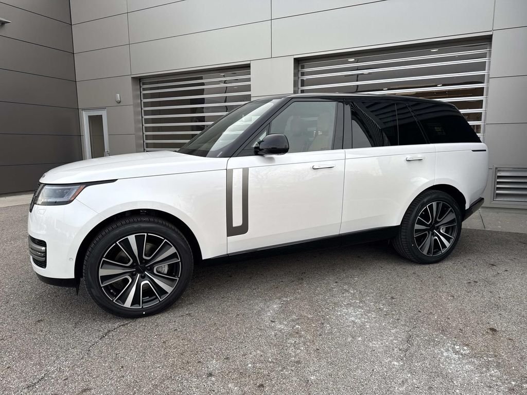 New 2026 Icy White Land Rover SE image 3