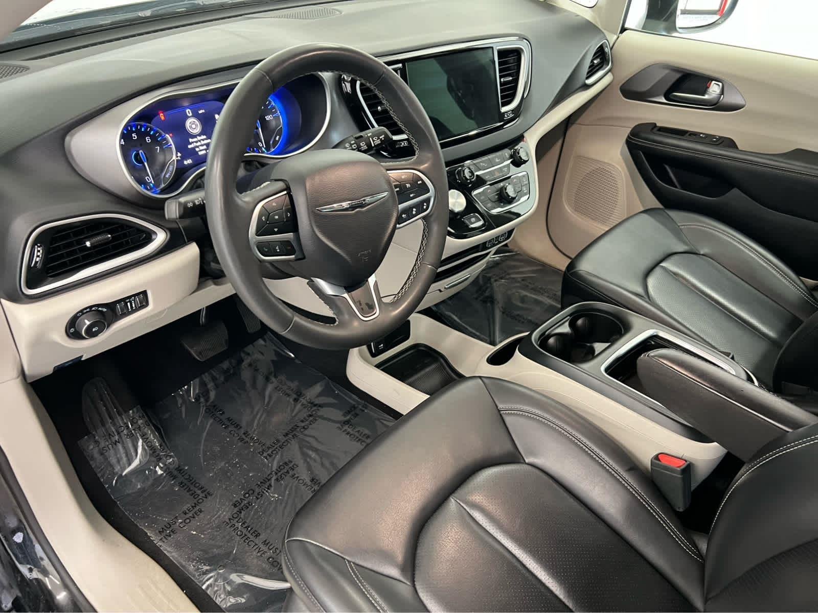 2023 Chrysler Pacifica Touring L - Photo 13