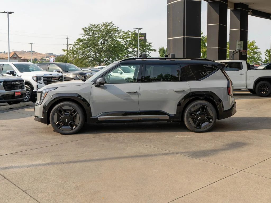 New 2026 Wolf Gray / Black Roof Kia GT-Line AWD image 4