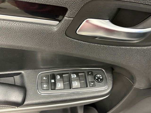 Used 2019 White Chrysler S image 13
