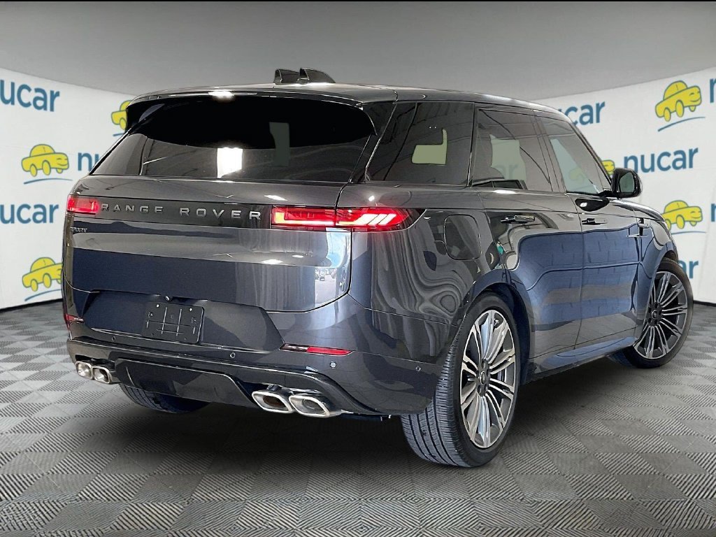 Used 2025 Gray Land Rover Dynamic SE image 4