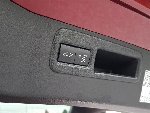Certified Used 2023 RUBY FLARE PEARL Toyota  image 31