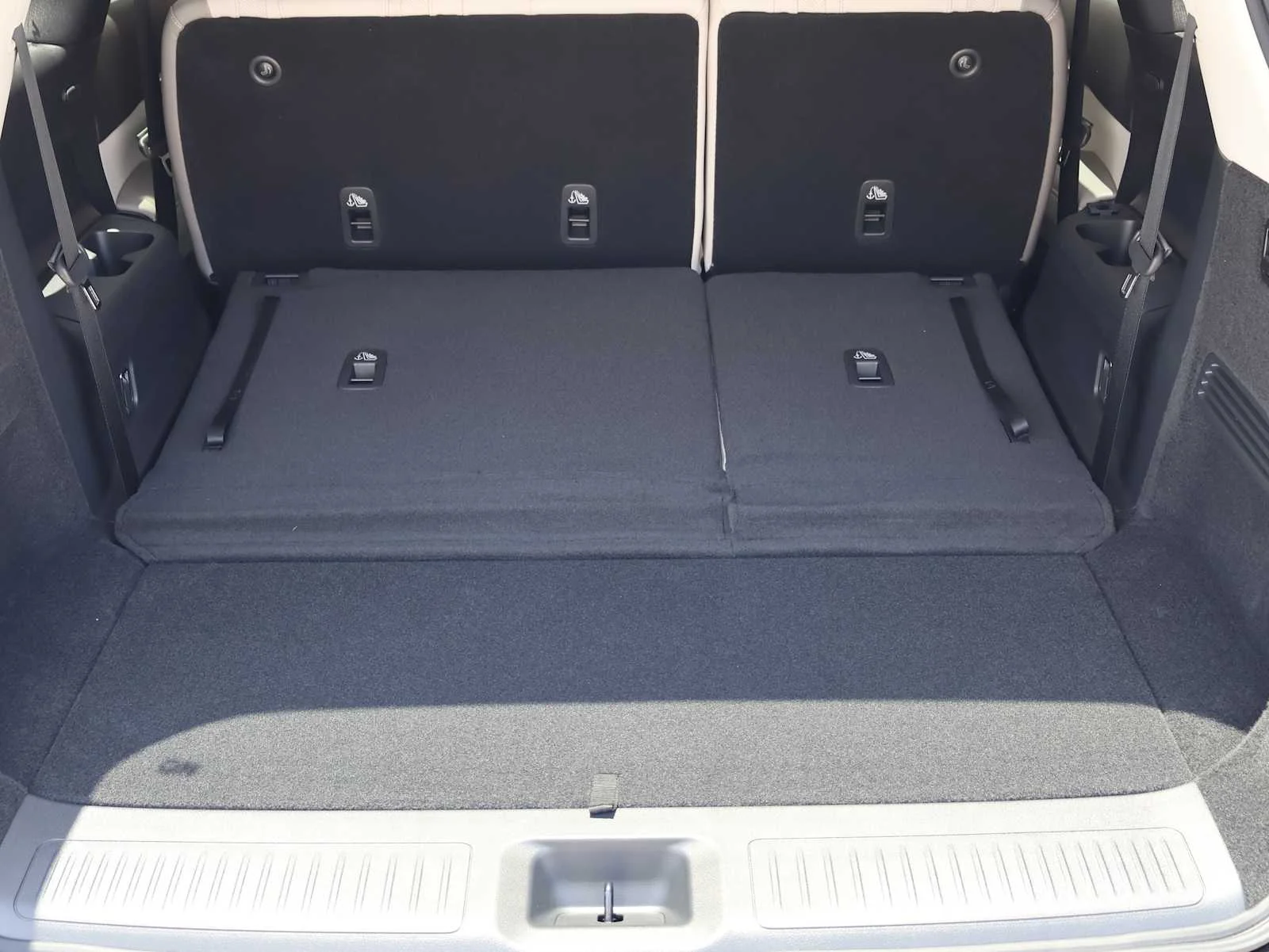 Certified Used 2027 Radiant White INFINITI LUXE image 27