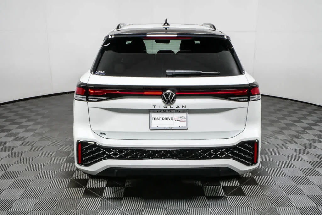 New 2026 Opal White Pearl Volkswagen SE R-Line Black image 29