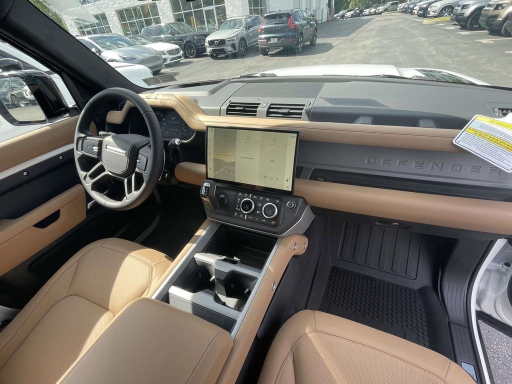 New 2026 Fuji White Land Rover V8 image 21