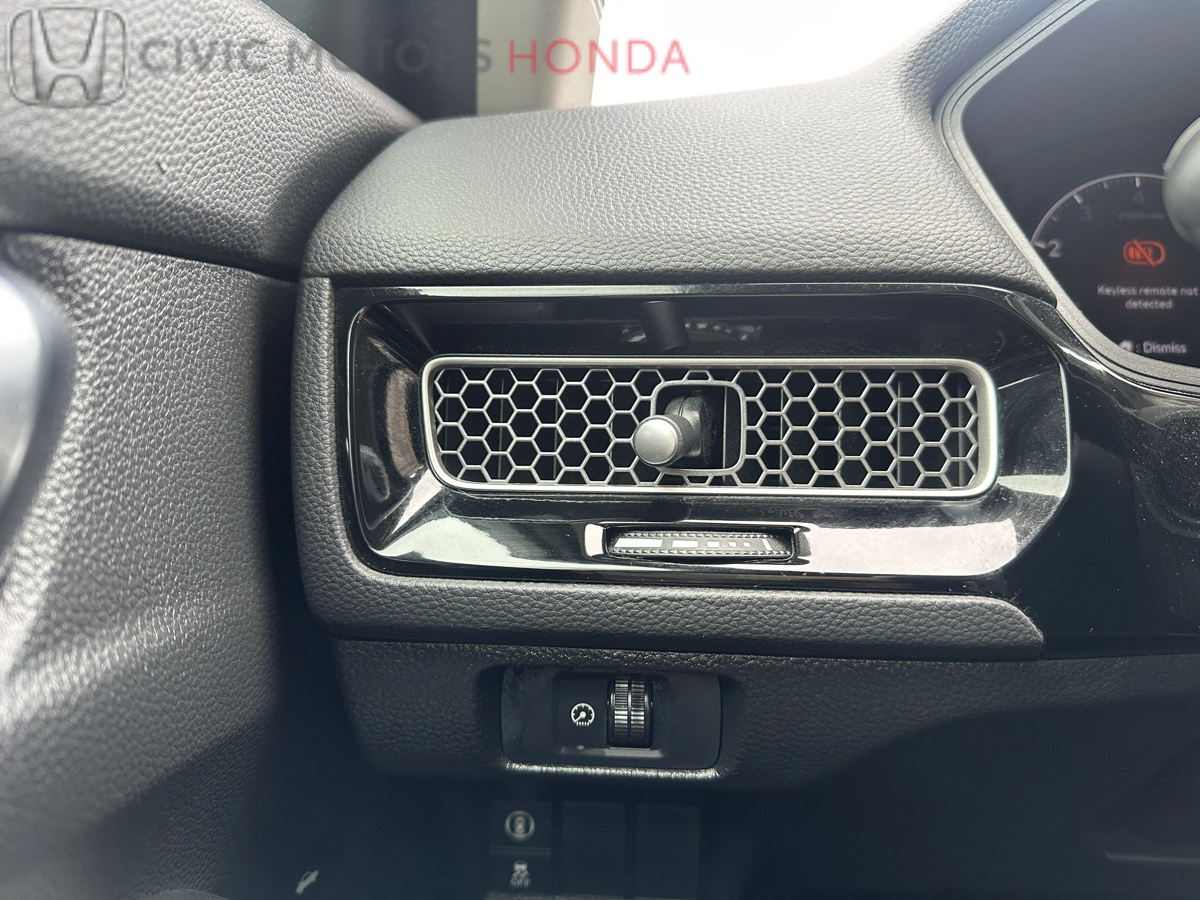 Used 2022 PLATINUM WHITE PEARL Honda LX image 14