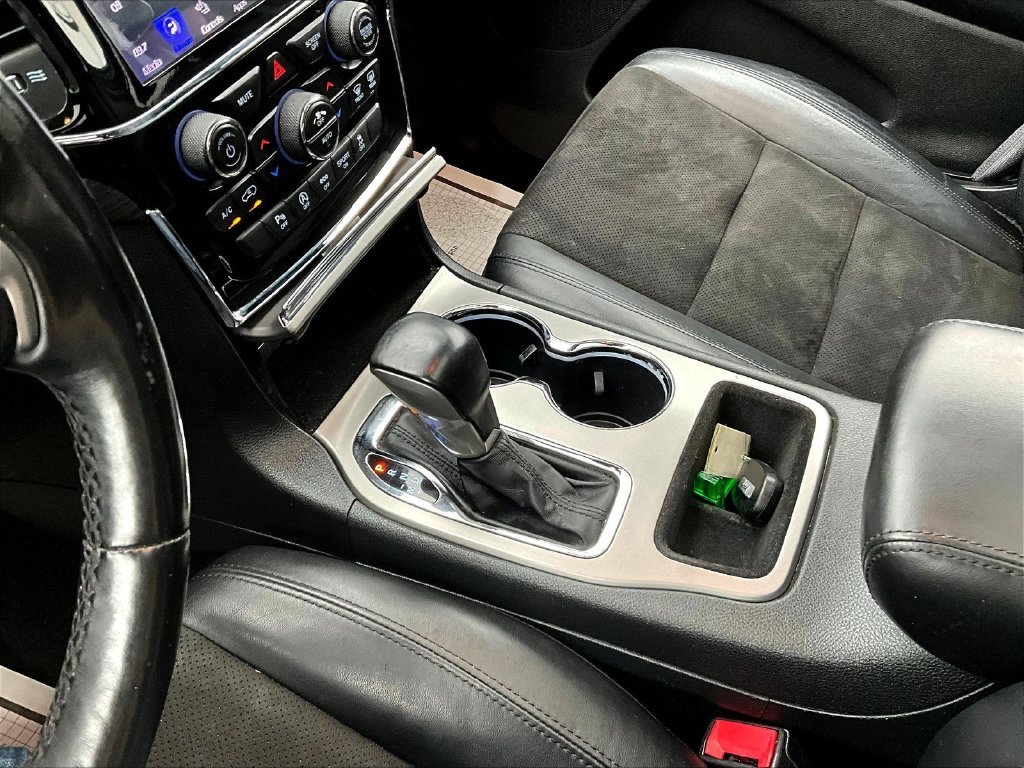 Used 2020 Silver Jeep Altitude image 21
