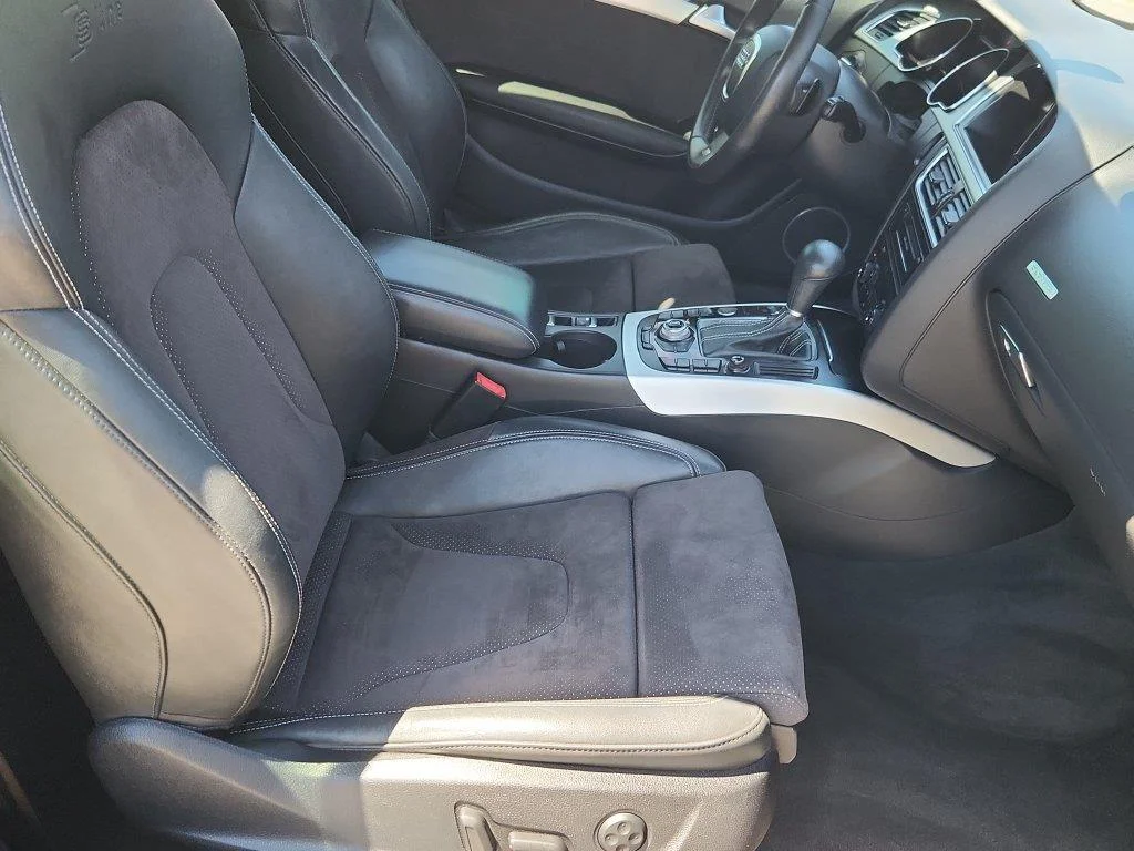 Used 2012 Phantom Black Pearl Effect/Black Roof Audi 2.0T Prestige image 13