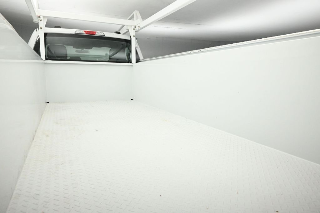 2025 Ford F-550 Super Duty Chassis Cab XL - Photo 21