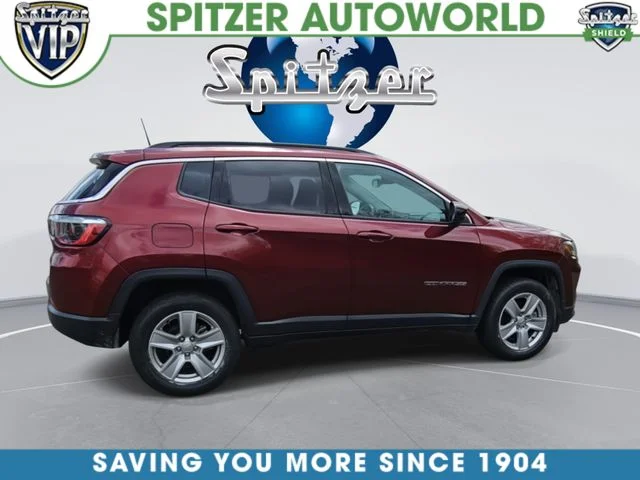 Used 2022 Red Jeep Latitude image 9