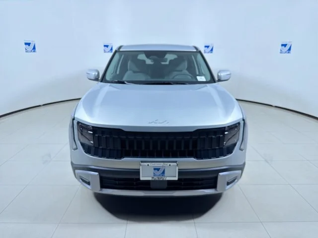 New 2027 IVORY SILVER Kia LX image 3