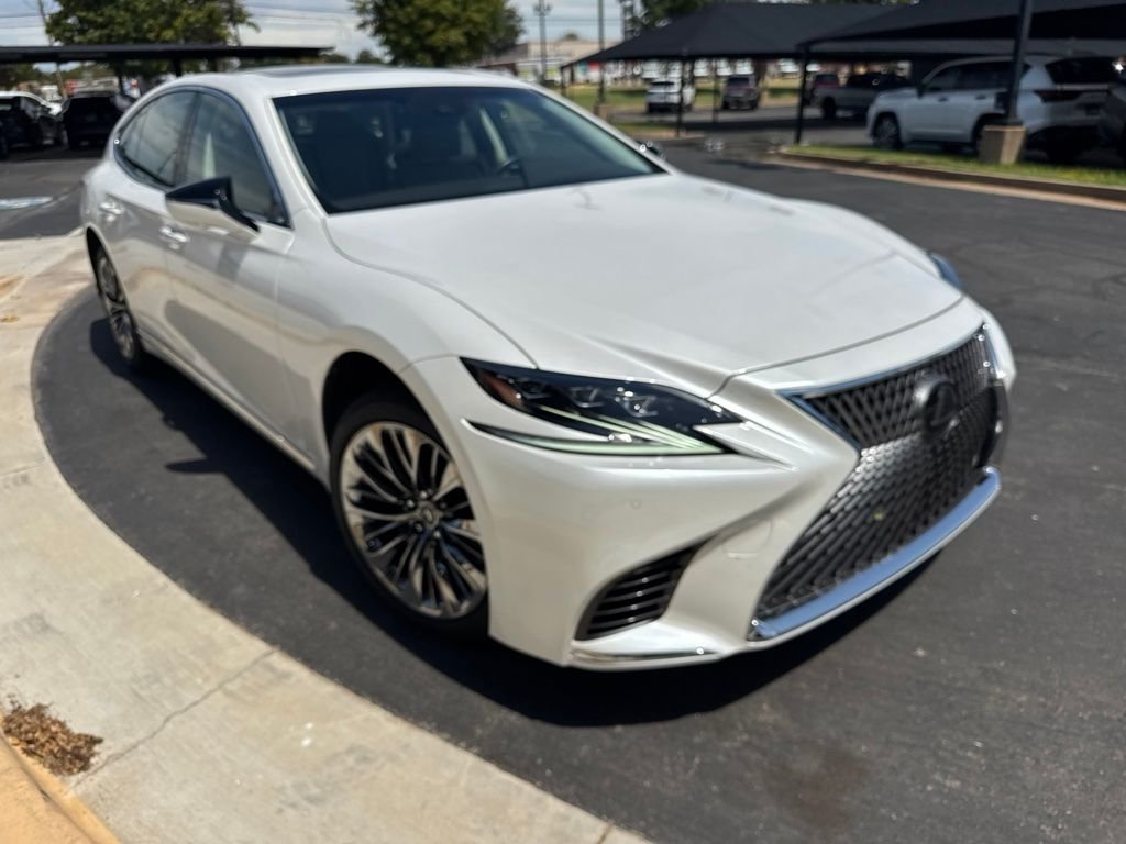 Used 2018 White Lexus 500 Base image 2
