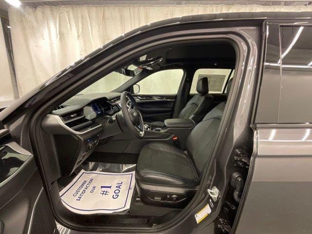 New 2024 Baltic Gray Metallic Clearcoat Jeep Trailhawk image 10