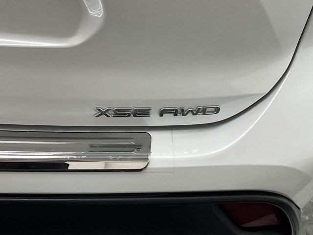 Used 2022 Wind Chill Pearl Toyota XSE image 33