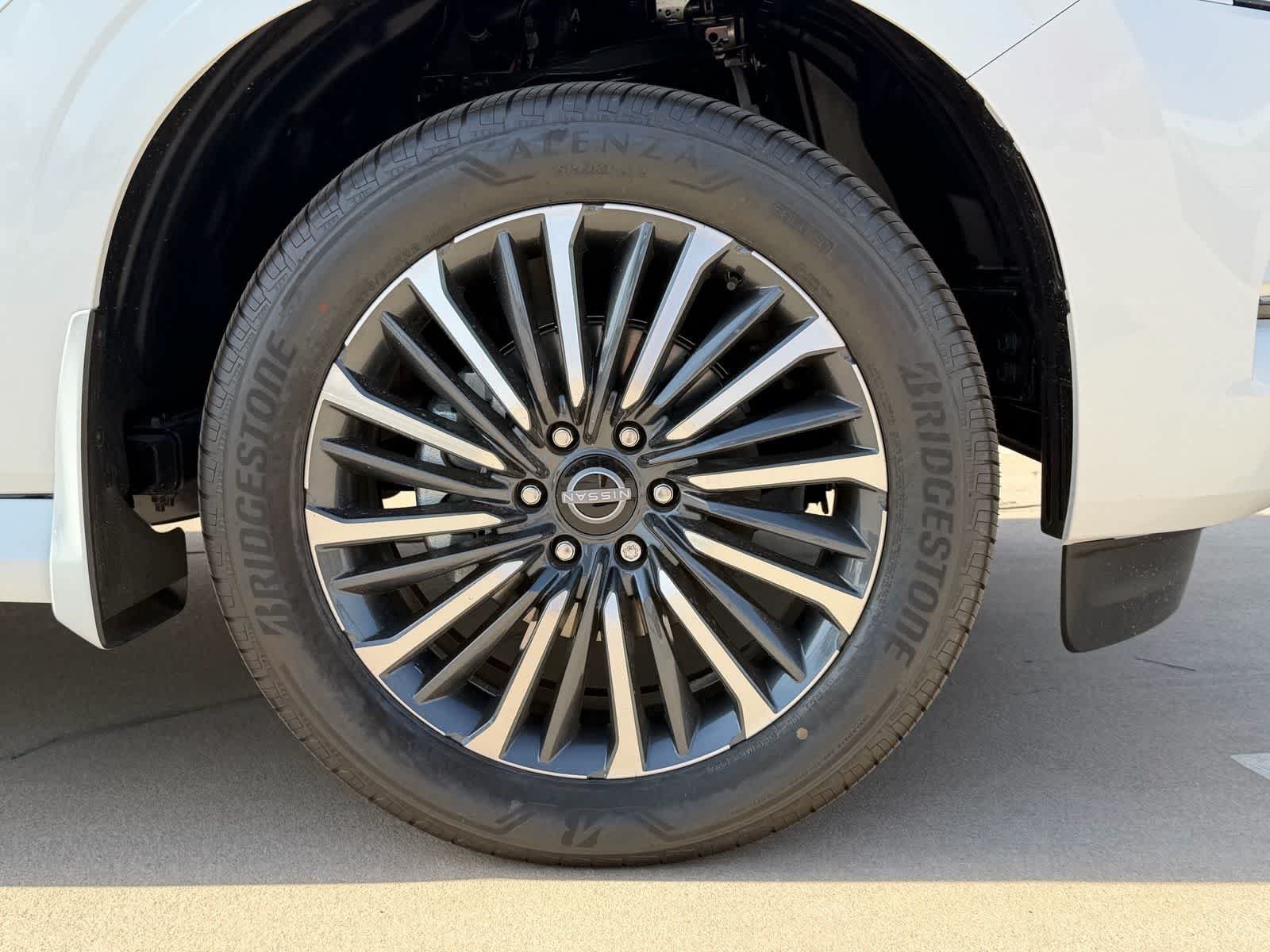 New 2026 Everest White TriCoat Nissan Platinum Reserve image 10
