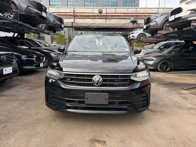 Used 2022 Black Volkswagen 2.0T SE R-Line Black image 2