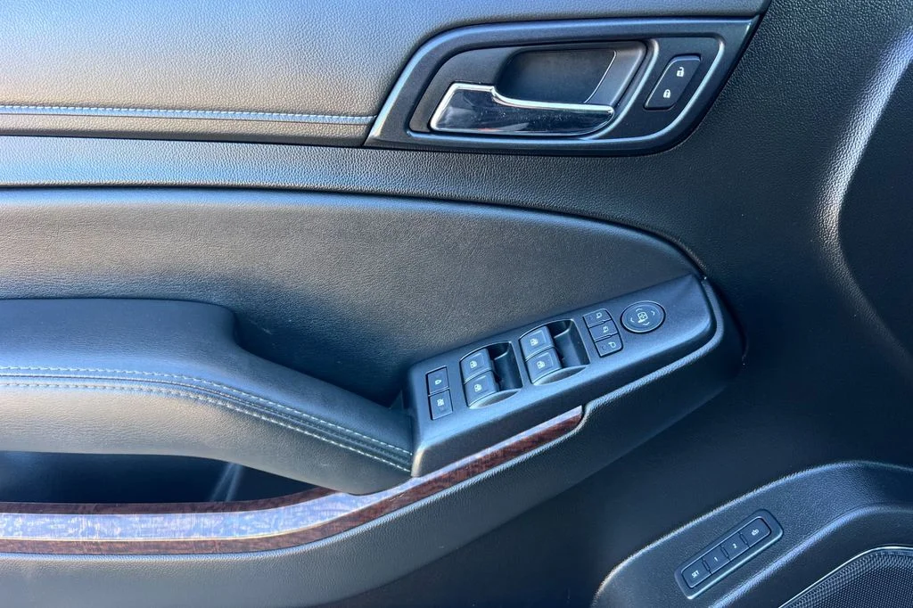 Used 2019 Black GMC SLT image 14