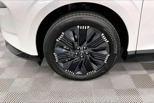 New 2026 Everest White Pearl/Black Nissan Platinum image 12