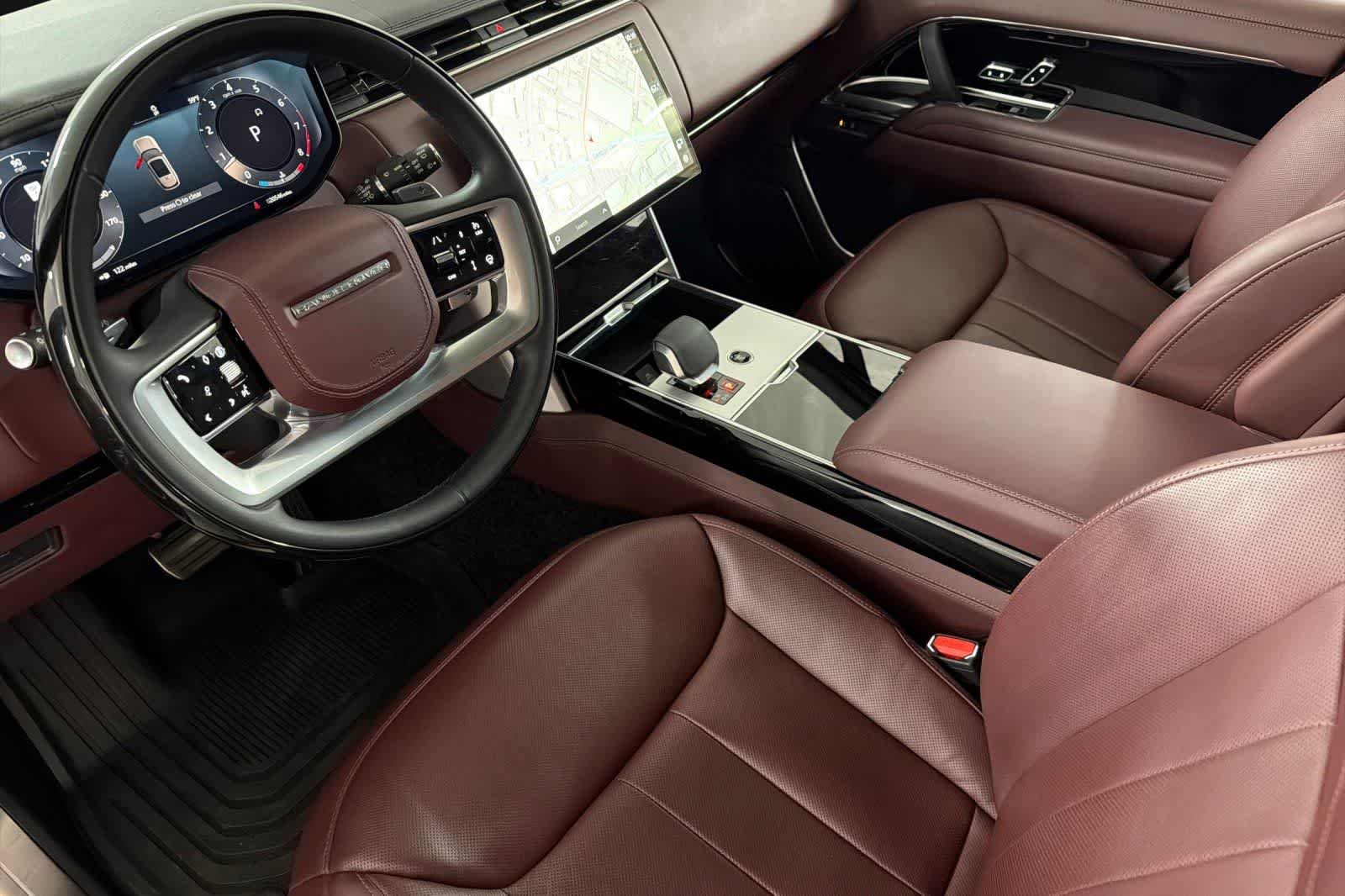 Used 2025  Land Rover Autobiography image 11