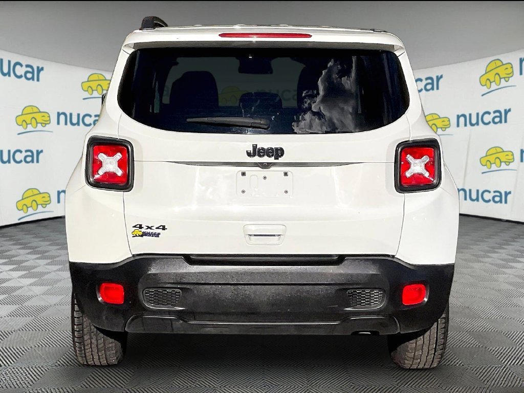 Used 2023 White Jeep Latitude image 5