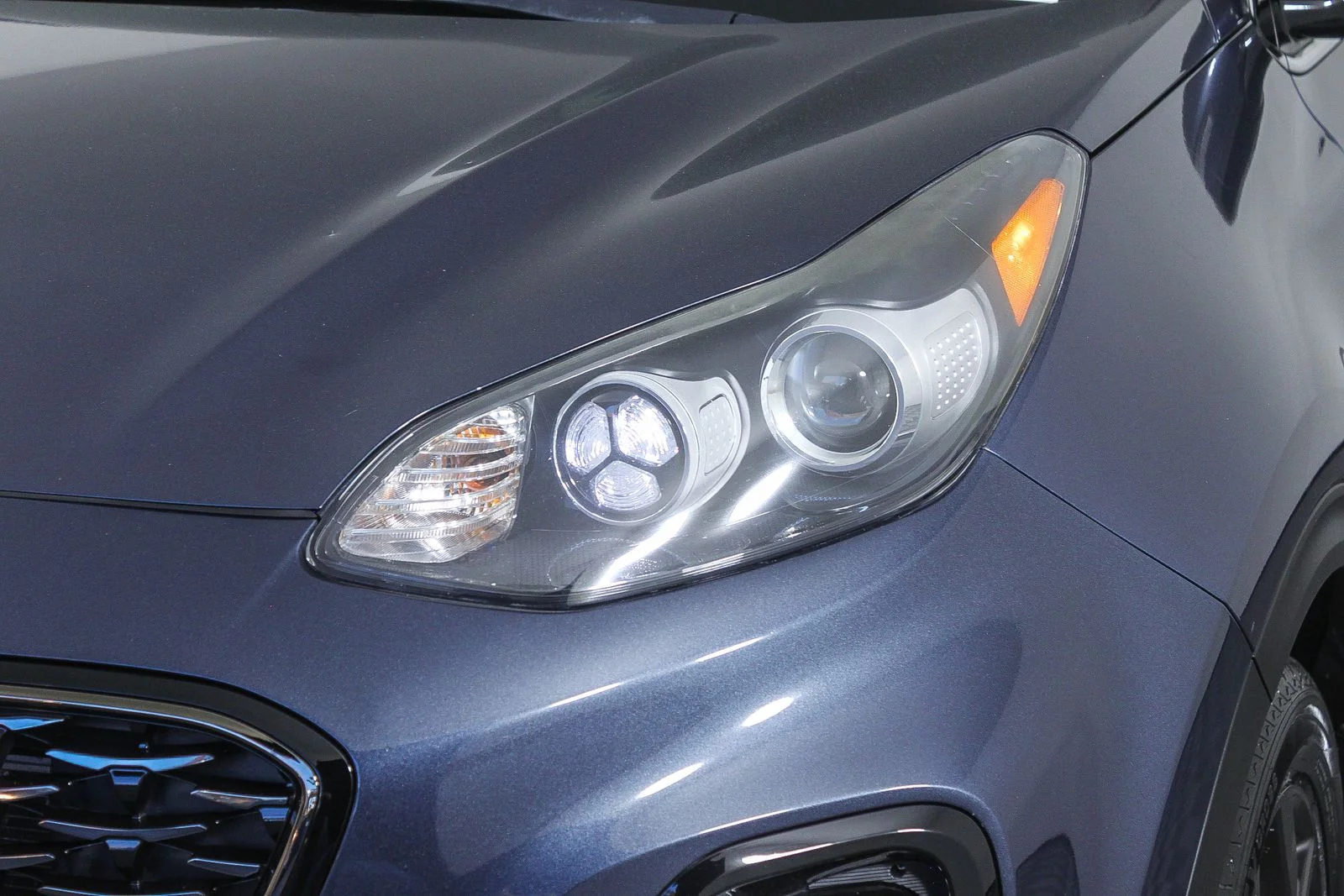 Used 2020 Blue Kia S image 4