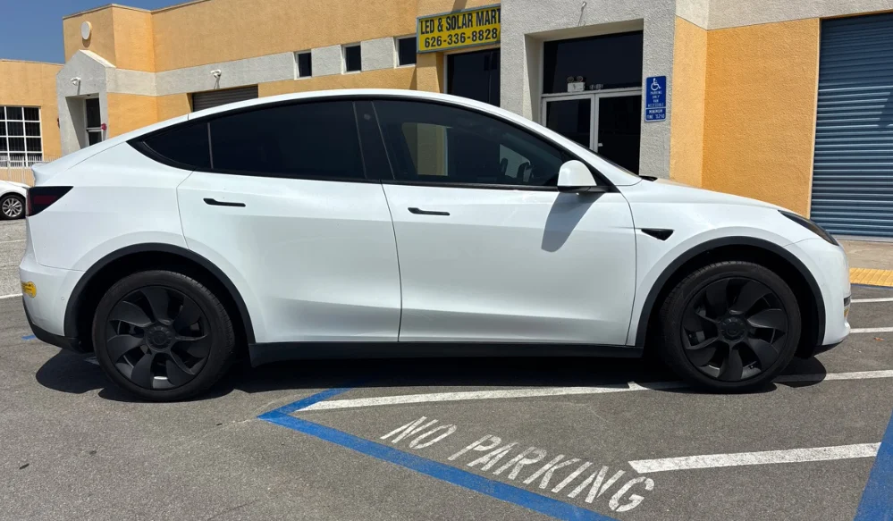 Used 2022 White Tesla Long Range image 4