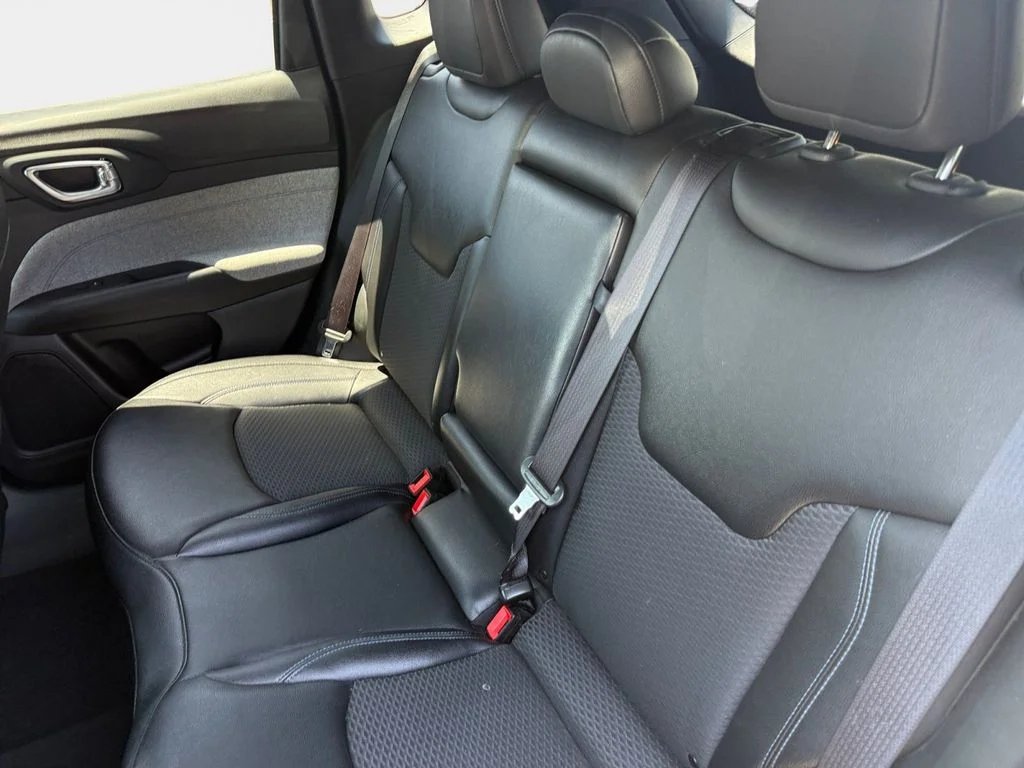 Used 2024 Gray Jeep Latitude image 9