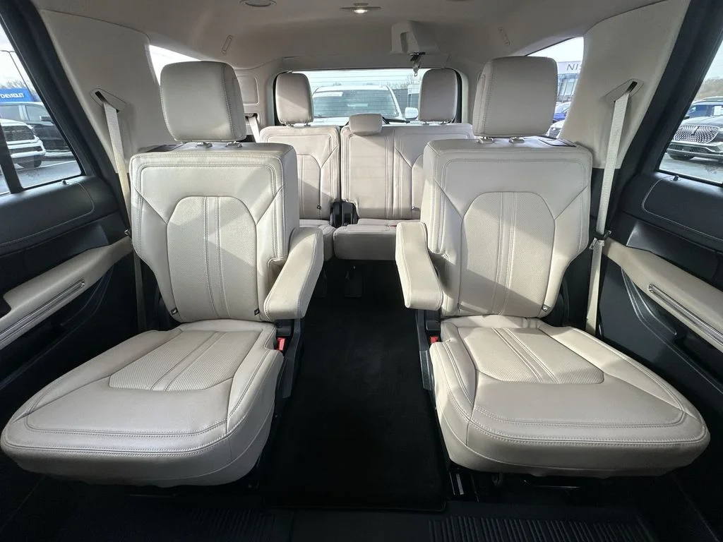 Used 2023 White Ford Limited image 23
