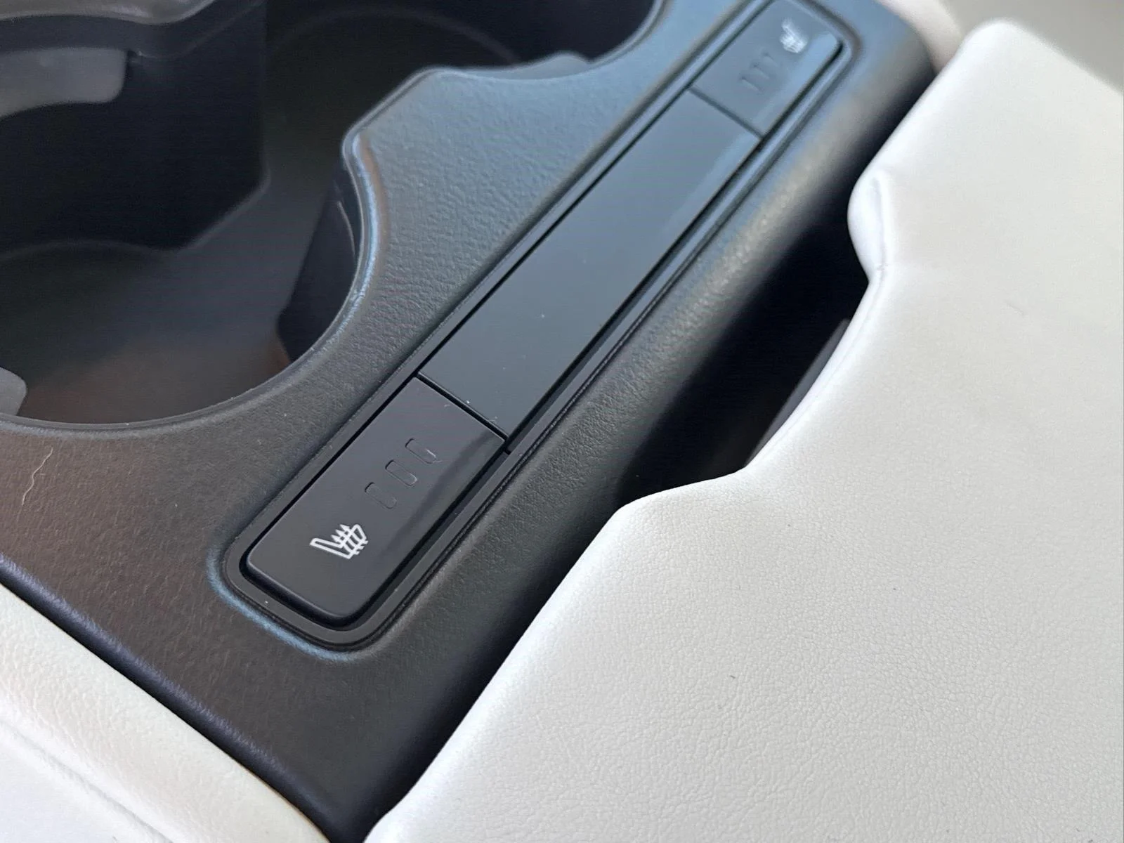 Used 2017 Snowflake White Pearl Mica Mazda Grand Touring image 21