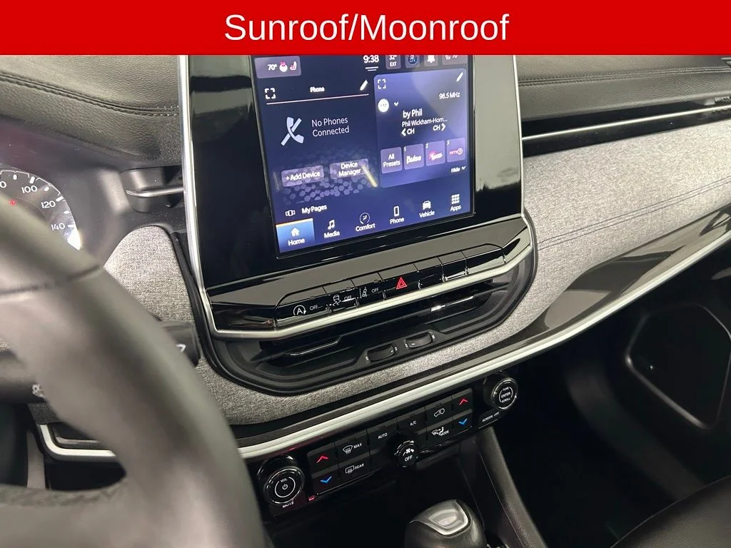 Used 2025 Diamond Black Jeep Latitude image 3